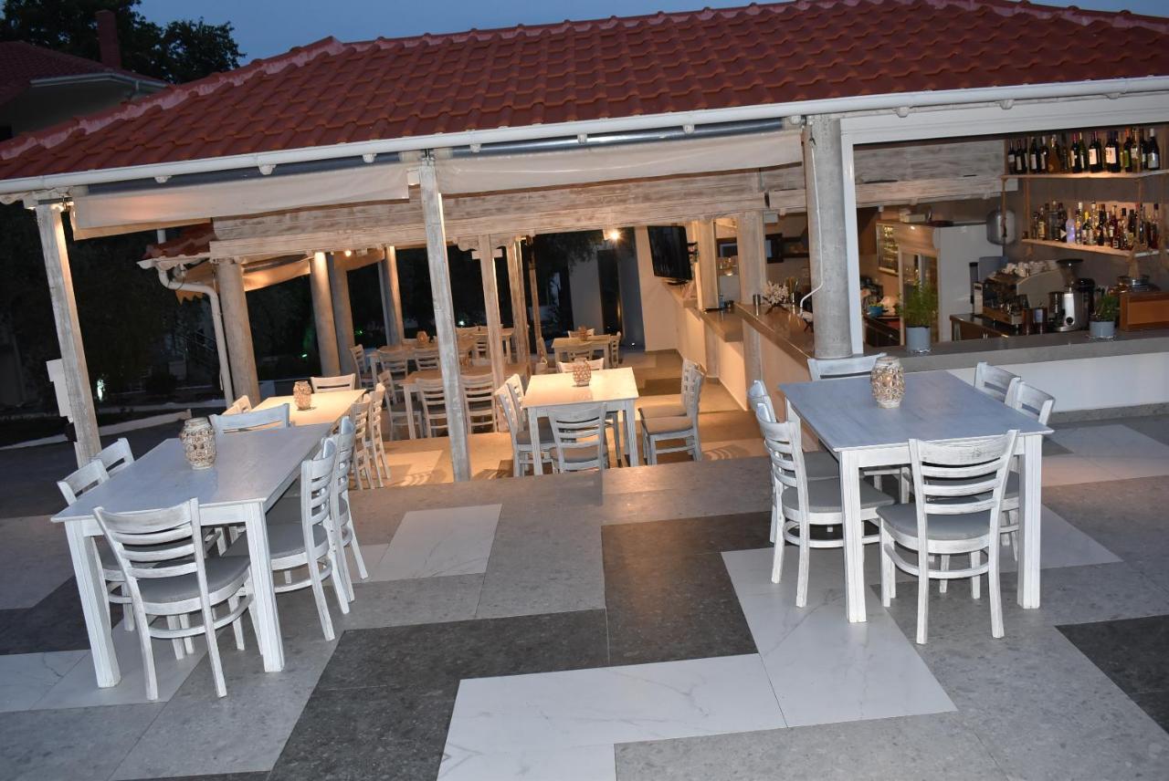 Studios Apartments Irini Patira Potos Exterior foto